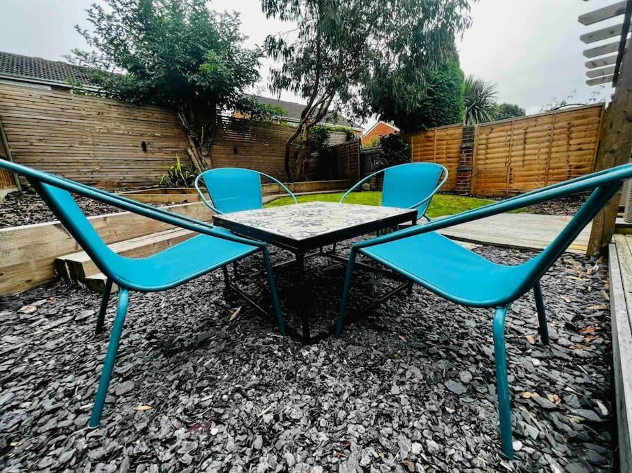 Вілла Entire Modern House In Tamworth - 2 Double Beds + Free Parking Екстер'єр фото