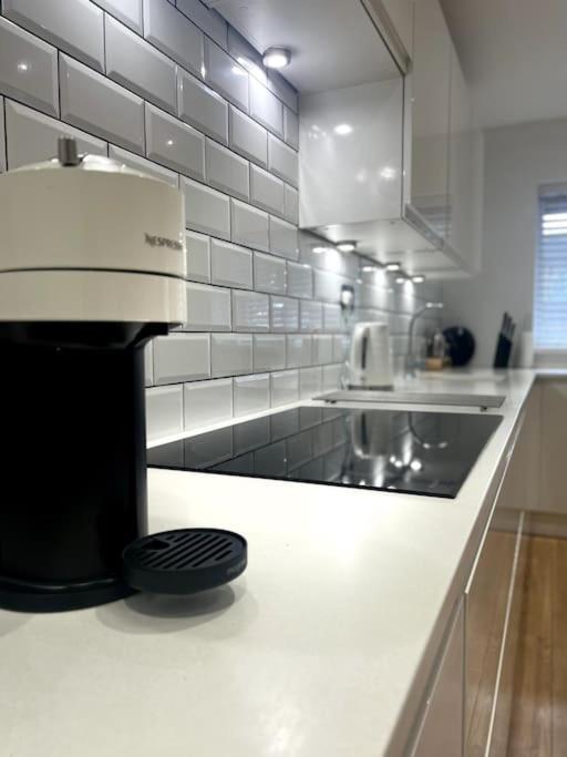 Вілла Entire Modern House In Tamworth - 2 Double Beds + Free Parking Екстер'єр фото