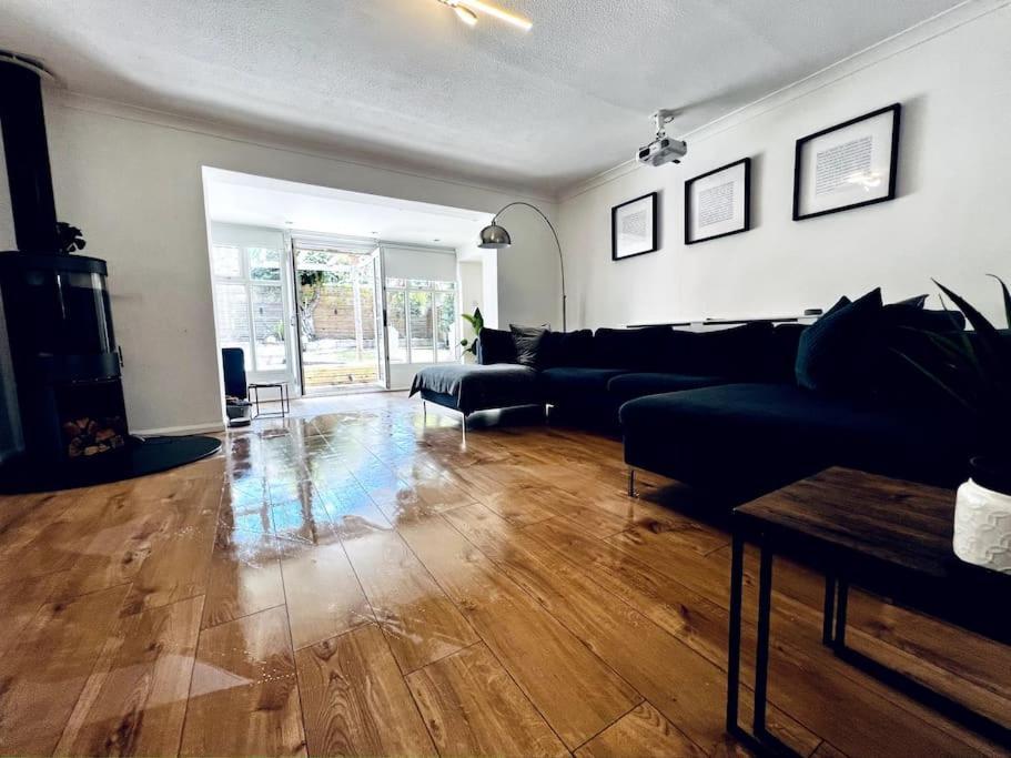 Вілла Entire Modern House In Tamworth - 2 Double Beds + Free Parking Екстер'єр фото